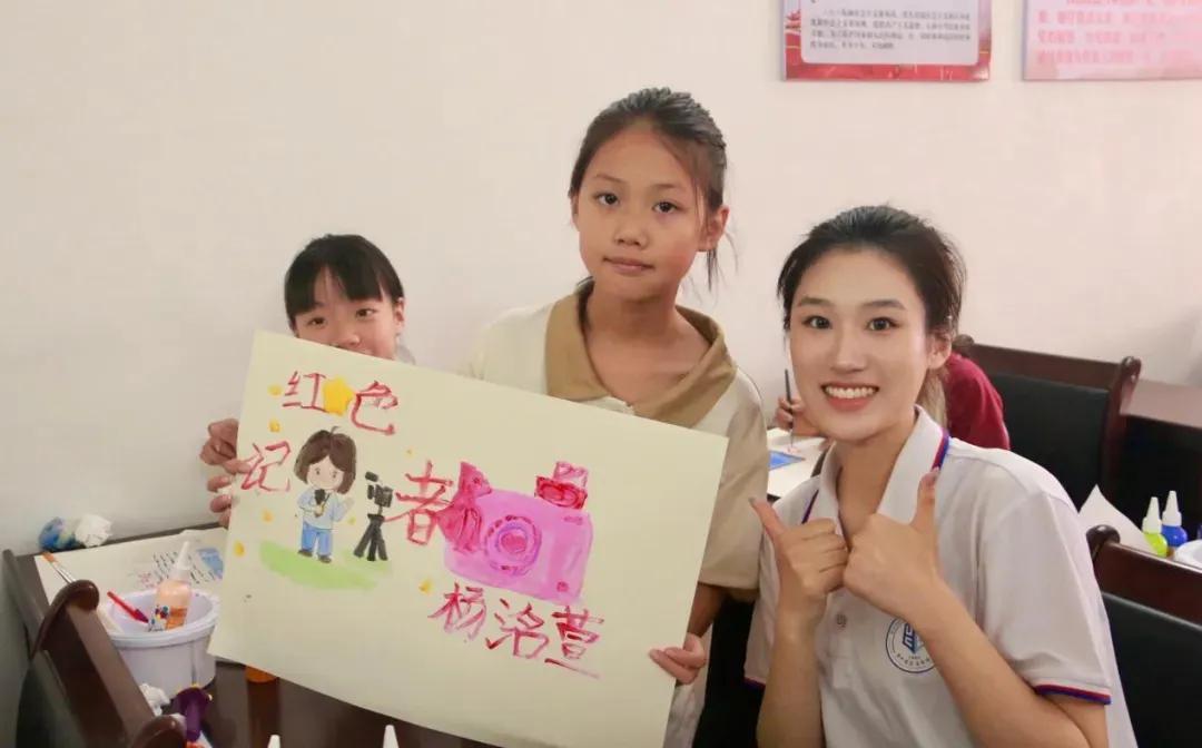 彩神vll总的话记心上｜大门生用“行走的芳华”感触感染时期脉搏(图7)